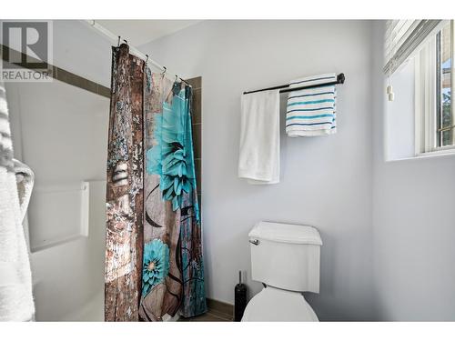 630 Green Road, Canal Flats, BC - Indoor Photo Showing Bathroom