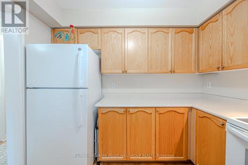 7 - 430 Mapleview Drive E, Barrie (Painswick South), ON - Indoor Photo Showing Kitchen