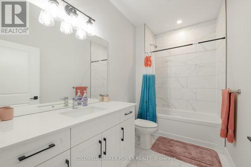 290B Nancy Street, Dutton/Dunwich (Dutton), ON - Indoor Photo Showing Bathroom