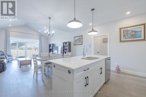 290B Nancy Street, Dutton/Dunwich (Dutton), ON - Indoor Photo Showing Kitchen