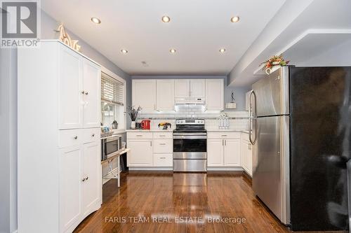 50 Dunnett Drive, Barrie, ON - Indoor Photo Showing Kitchen