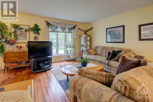 106 Archie Street, Woodlawn, ON - Indoor Photo Showing Living Room