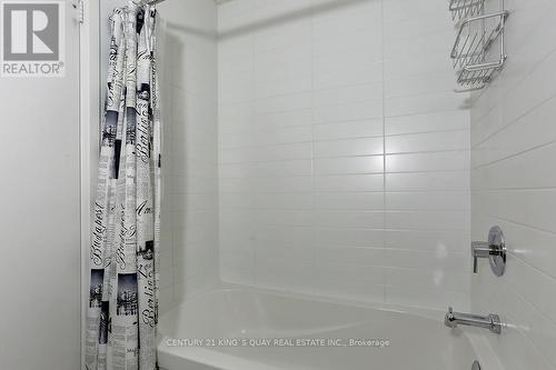 2805 - 30 Roehampton Avenue, Toronto, ON - Indoor Photo Showing Bathroom