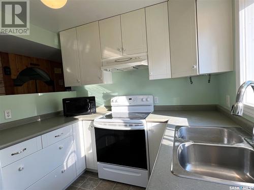 15 Kms Sw Of Meadow Lake, Meadow Lake Rm No.588, SK - Indoor Photo Showing Kitchen With Double Sink