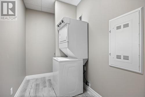 11870 Tecumseh Road East Unit# 510, Tecumseh, ON - Indoor Photo Showing Laundry Room