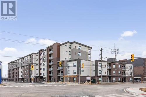 11870 Tecumseh Road East Unit# 510, Tecumseh, ON - Outdoor With Facade