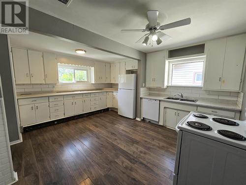 329 First Ave, Sault Ste Marie, ON - Indoor Photo Showing Kitchen With Double Sink