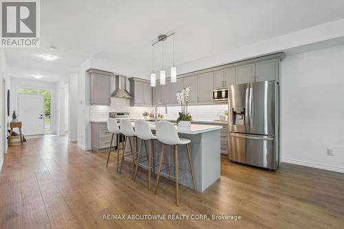 5691 Churchs Lane, Niagara Falls, ON - Indoor Photo Showing Kitchen With Upgraded Kitchen