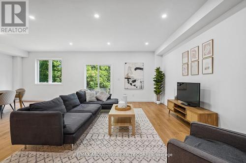 5691 Churchs Lane, Niagara Falls, ON - Indoor Photo Showing Living Room