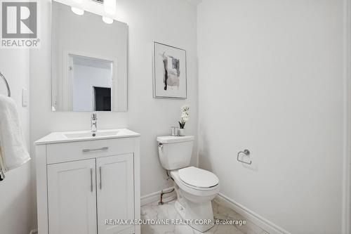 5691 Churchs Lane, Niagara Falls, ON - Indoor Photo Showing Bathroom