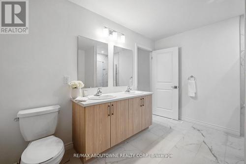 5691 Churchs Lane, Niagara Falls, ON - Indoor Photo Showing Bathroom