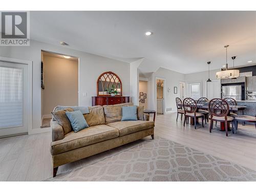 933 Mt. Robson Place Unit# 15, Vernon, BC - Indoor Photo Showing Living Room