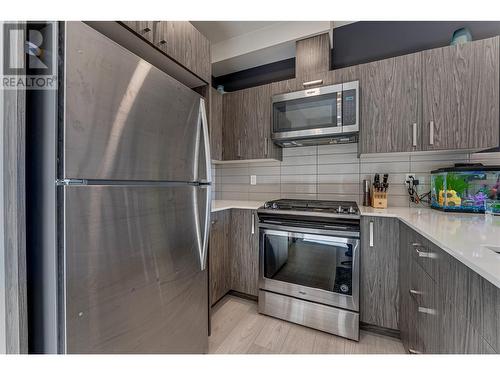 933 Mt. Robson Place Unit# 15, Vernon, BC - Indoor Photo Showing Kitchen With Stainless Steel Kitchen With Upgraded Kitchen