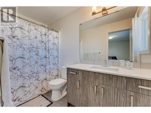 933 Mt. Robson Place Unit# 15, Vernon, BC - Indoor Photo Showing Bathroom