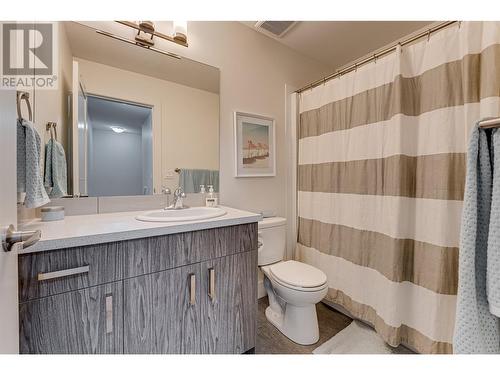 933 Mt. Robson Place Unit# 15, Vernon, BC - Indoor Photo Showing Bathroom