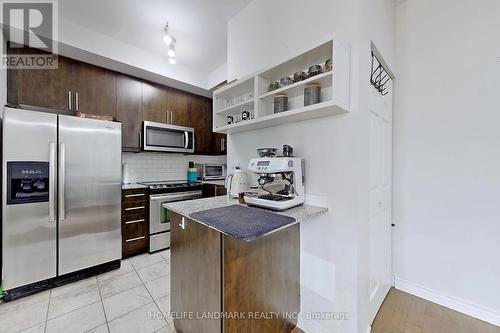 315 - 18 Holmes Avenue, Toronto (Willowdale East), ON - Indoor Photo Showing Kitchen