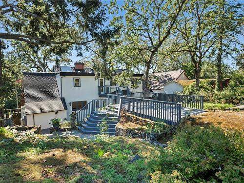 1020 Burnside Rd West, Saanich, BC 