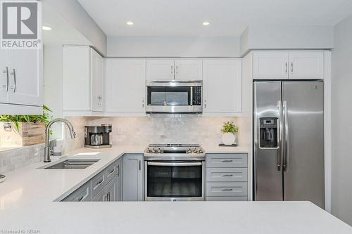 5776 7Th Line, Eramosa, ON - Indoor Photo Showing Kitchen With Double Sink With Upgraded Kitchen