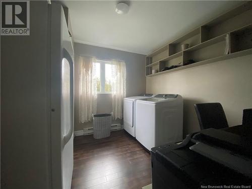 125 Rue Principale, Pointe-Verte, NB - Indoor Photo Showing Laundry Room