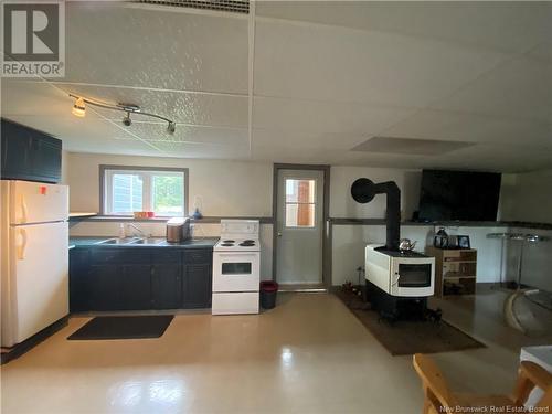 125 Rue Principale, Pointe-Verte, NB - Indoor Photo Showing Kitchen With Double Sink