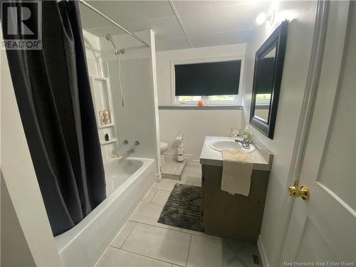 125 Rue Principale, Pointe-Verte, NB - Indoor Photo Showing Bathroom