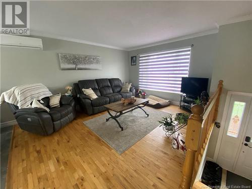 125 Rue Principale, Pointe-Verte, NB - Indoor Photo Showing Living Room