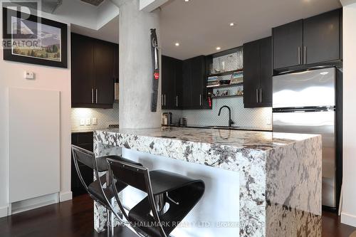 703 - 42 Camden Street, Toronto (Waterfront Communities), ON - Indoor Photo Showing Kitchen With Upgraded Kitchen