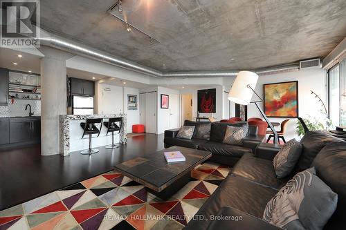 703 - 42 Camden Street, Toronto, ON - Indoor Photo Showing Living Room