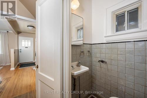 50 Bude Street, Toronto (Oakwood Village), ON - Indoor Photo Showing Bathroom