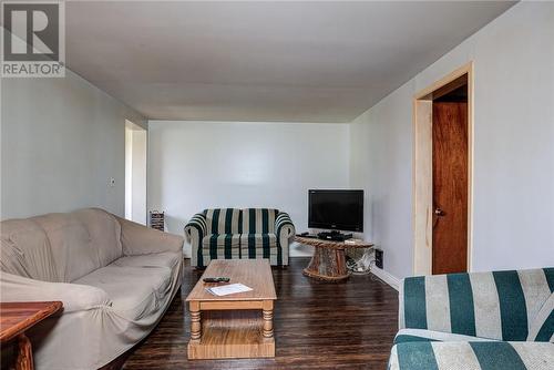 726 Barrydowne Road, Greater Sudbury, ON - Indoor Photo Showing Living Room