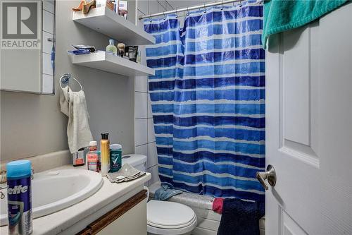 726 Barrydowne Road, Greater Sudbury, ON - Indoor Photo Showing Bathroom