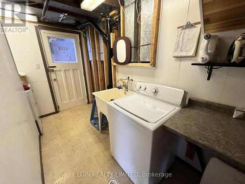 37 Aldborough Avenue, St. Thomas, ON - Indoor Photo Showing Laundry Room