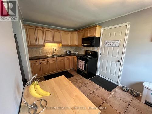 37 Aldborough Avenue, St. Thomas, ON - Indoor Photo Showing Kitchen With Double Sink