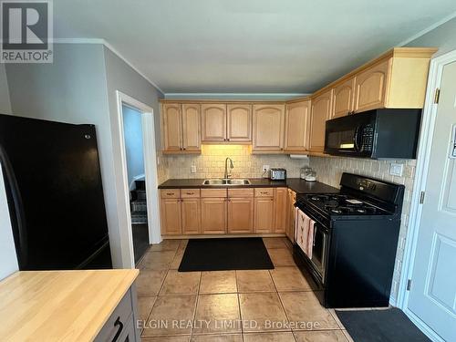 37 Aldborough Avenue, St. Thomas, ON - Indoor Photo Showing Kitchen With Double Sink