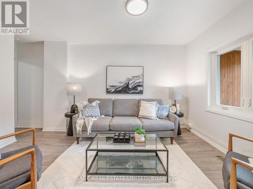 25 Pharmacy Avenue, Toronto (Oakridge), ON - Indoor Photo Showing Living Room