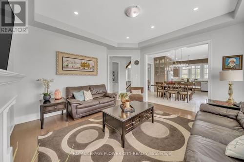 9 Balloon Crescent, Brampton (Toronto Gore Rural Estate), ON - Indoor Photo Showing Living Room