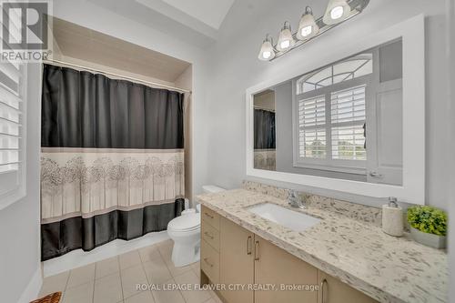 9 Balloon Crescent, Brampton (Toronto Gore Rural Estate), ON - Indoor Photo Showing Bathroom