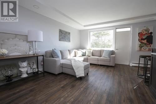 99 Pine St # 308, Sault Ste. Marie, ON - Indoor Photo Showing Living Room