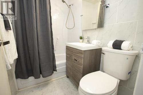 99 Pine St # 308, Sault Ste. Marie, ON - Indoor Photo Showing Bathroom