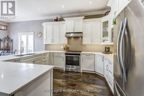 35 Eiffel Boulevard, Brampton, ON - Indoor Photo Showing Kitchen With Stainless Steel Kitchen With Double Sink With Upgraded Kitchen