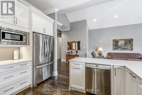 35 Eiffel Boulevard, Brampton (Vales Of Castlemore North), ON - Indoor Photo Showing Kitchen With Stainless Steel Kitchen