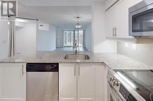 608 - 125 Western Battery Road, Toronto (Niagara), ON - Indoor Photo Showing Kitchen With Upgraded Kitchen