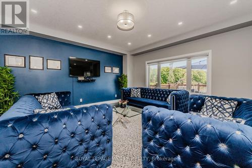 51 Newcastle Court, Kitchener, ON - Indoor Photo Showing Living Room