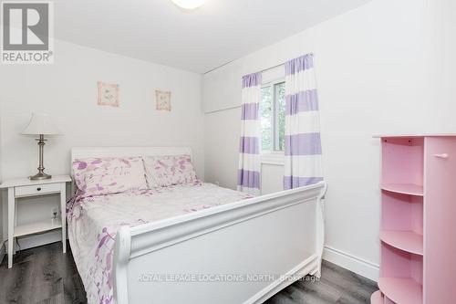 1221 River Road E, Wasaga Beach, ON - Indoor Photo Showing Bedroom