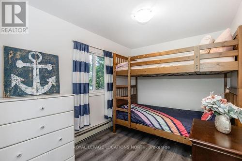 1221 River Road E, Wasaga Beach, ON - Indoor Photo Showing Bedroom