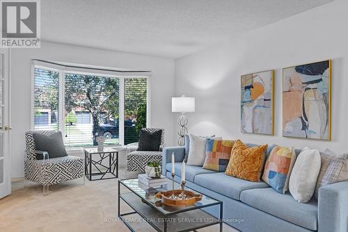 3506 Stedford Road, Oakville, ON - Indoor Photo Showing Living Room