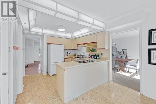 3506 Stedford Road, Oakville, ON - Indoor Photo Showing Kitchen