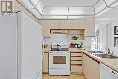 3506 Stedford Road, Oakville, ON - Indoor Photo Showing Kitchen With Double Sink