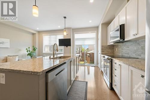 2536 River Mist Road, Ottawa, ON - Indoor Photo Showing Kitchen With Double Sink With Upgraded Kitchen