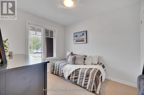 93 Laurent Boulevard, Kawartha Lakes (Lindsay), ON - Indoor Photo Showing Bedroom